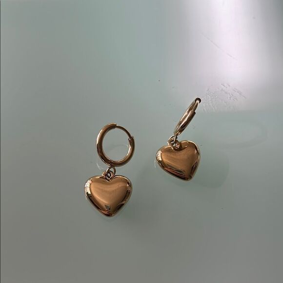 Gold Heart Hoop Earrings A1104 - Picture 3 of 3